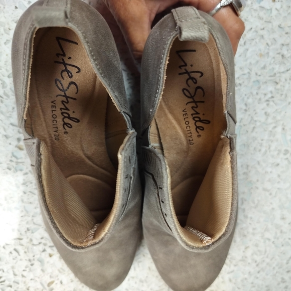 Lifestride Velocity Jovie Open Cut Grey Ankle Bootie Size 6.5 Faux Vegan Leather - Picture 4 of 11